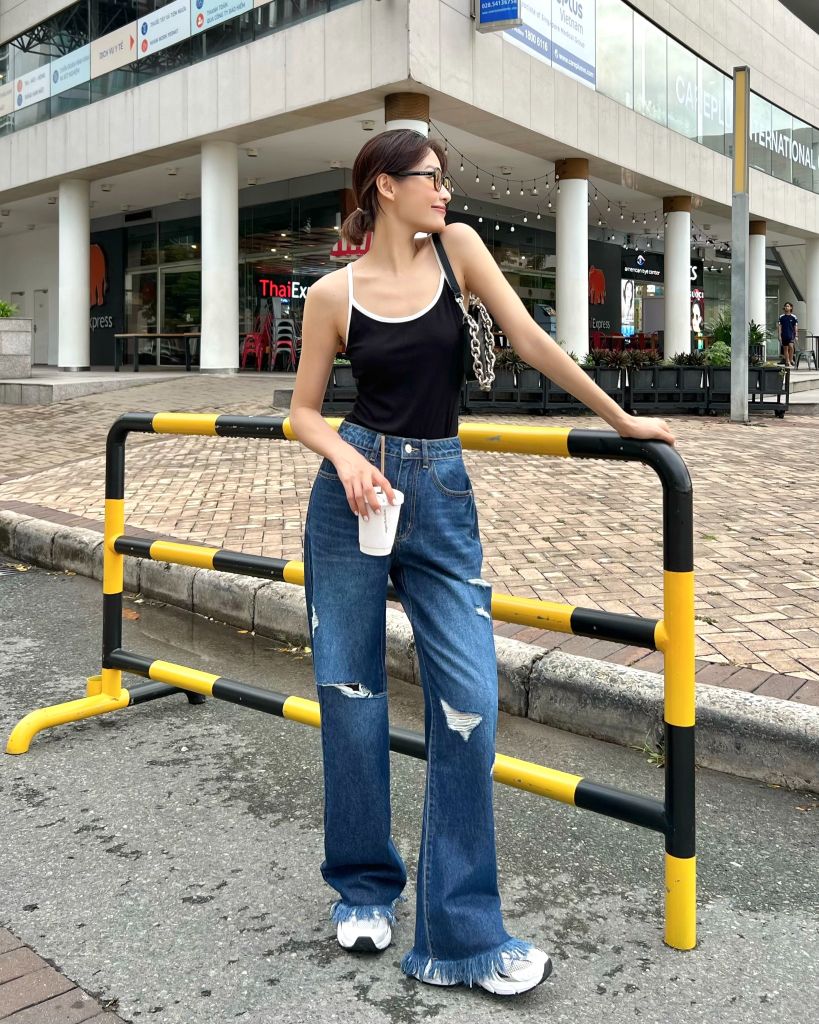 Quần Jeans Rách Form Suông - KJL03