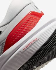 Giày chạy bộ nam Nike Air Zoom Vomero 16