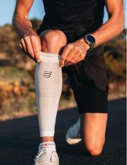 Bó Calf Chạy Bộ CompresSport R2 Oxygen Đen