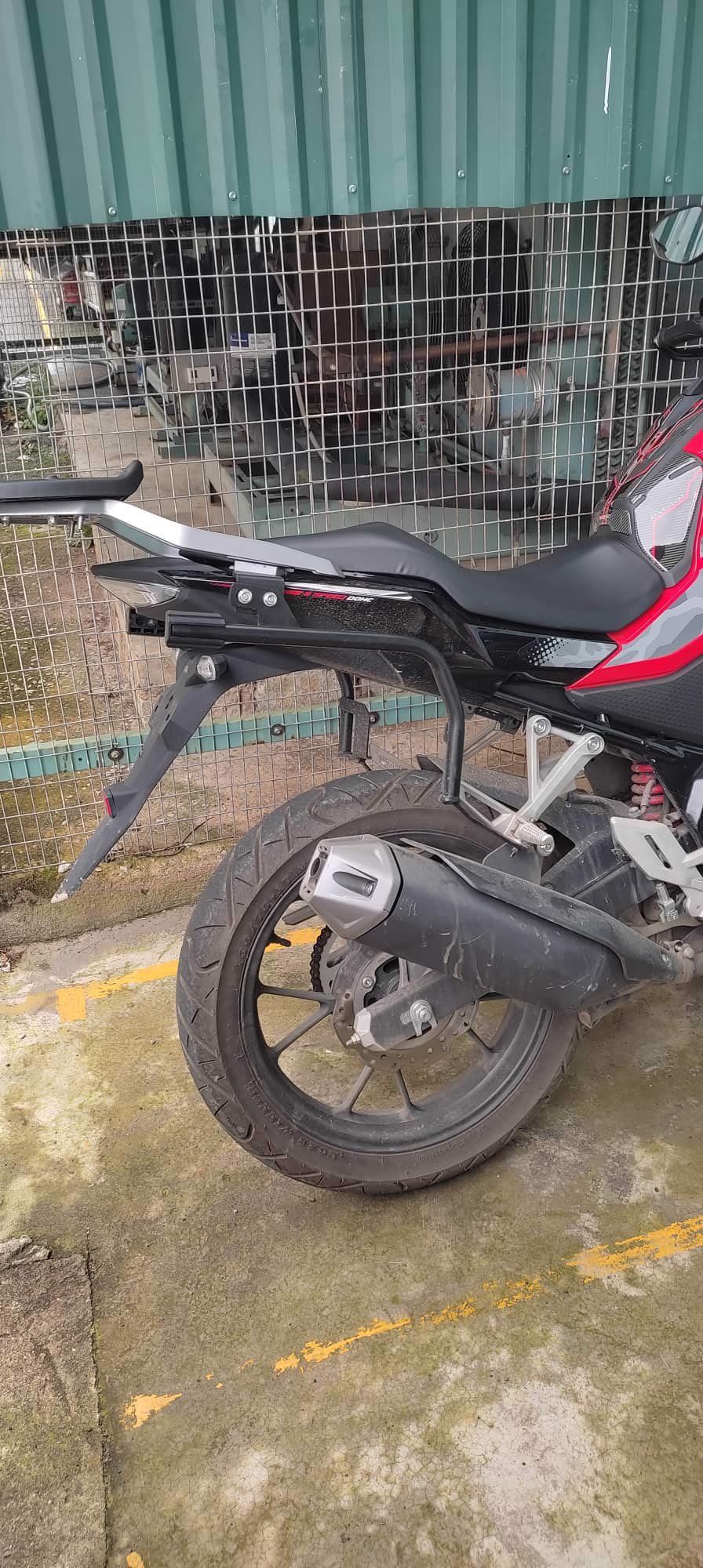 Baga hông thùng Shad CB150X nhập khẩu Indonesia