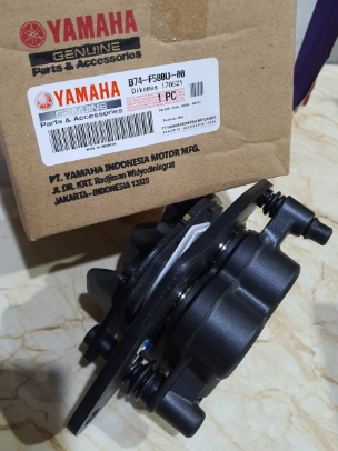 Heo dầu trước XMAX 250 kèm má phanh trước chính hãng Yamaha Indonesia