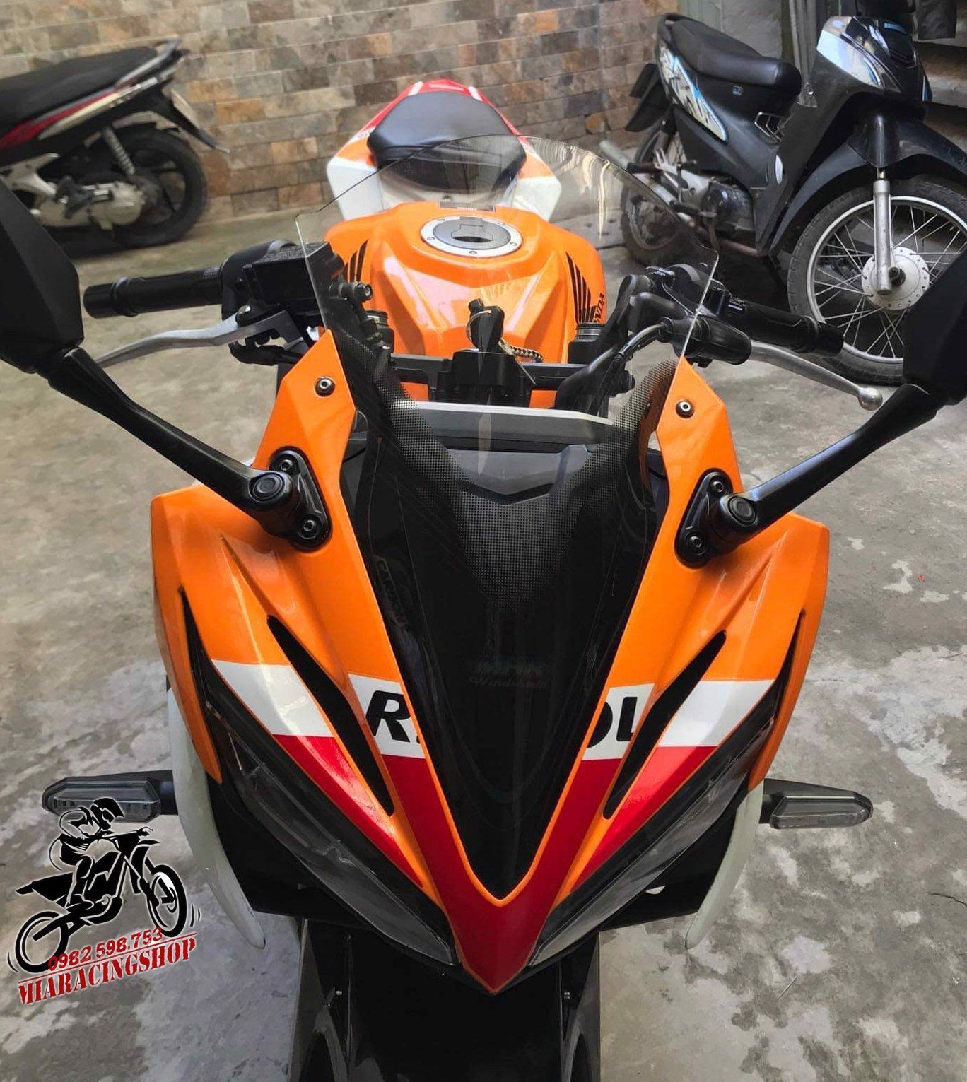 Kính chắn gió CBR150R nhập khẩu Indonesia