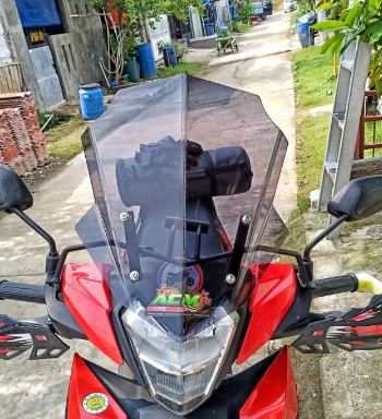 Kính chắn gió kèm pát GTR nhập khẩu Indonesia