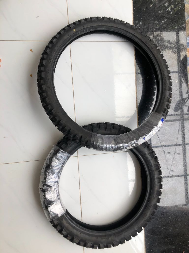 Vỏ trước sau địa hình 21-18 cho xe cào cào chính hãng Honda