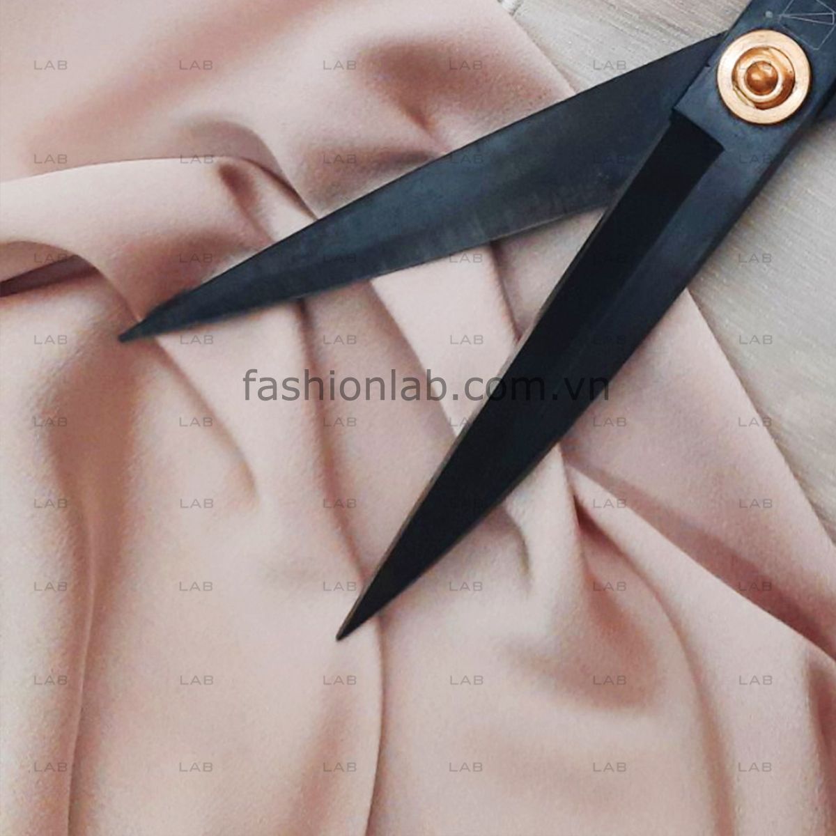Kéo cắt may thép đen bám vải, chống trượt cho vải lụa, satin #010103