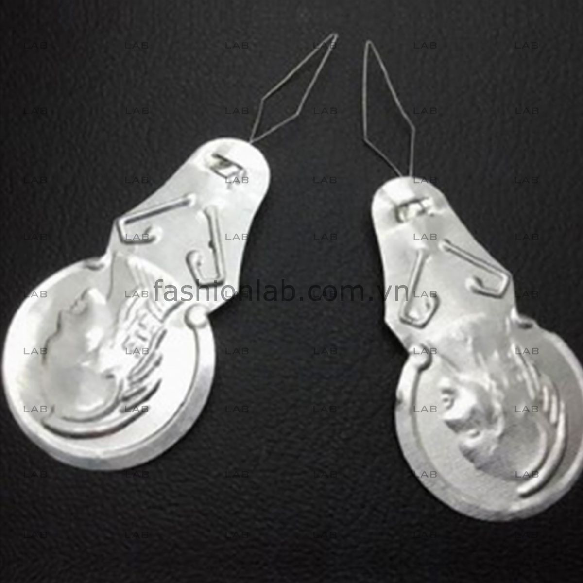 Dụng cụ xỏ chỉ #010105
