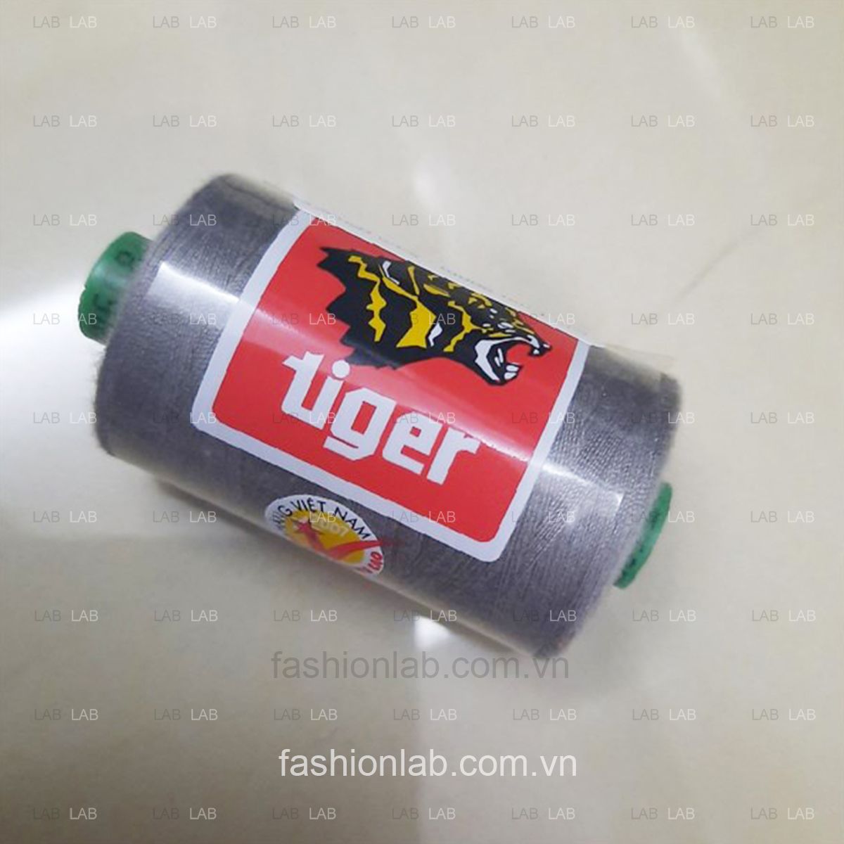 Chỉ may Tiger 900m #020101