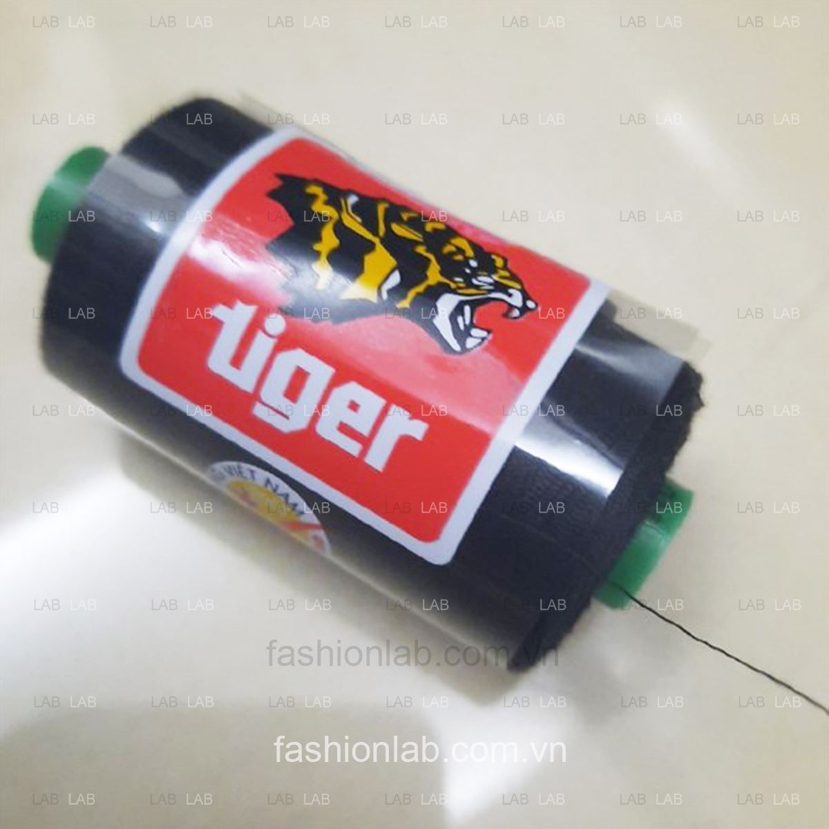 Chỉ may Tiger 900m #020101