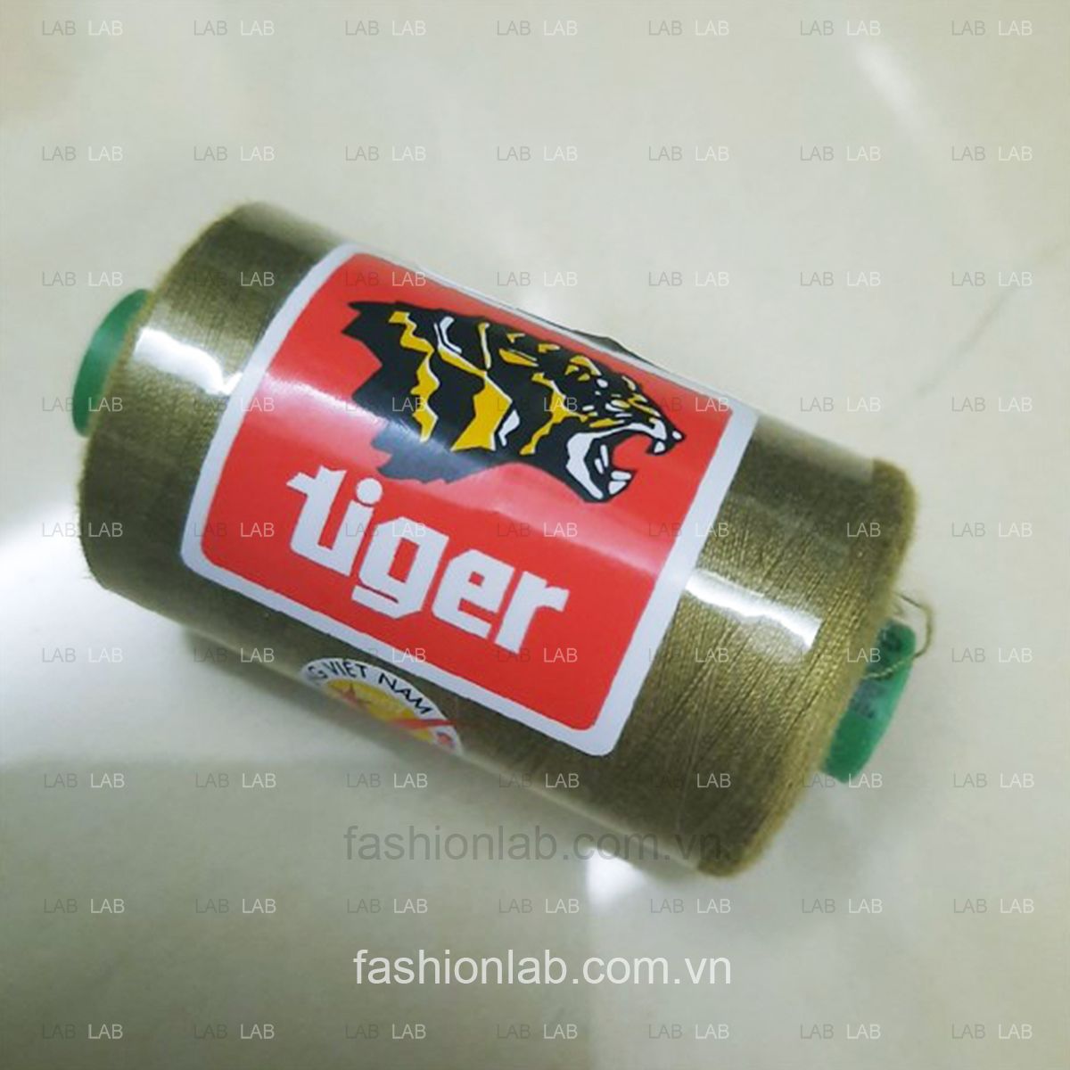 Chỉ may Tiger 900m #020101