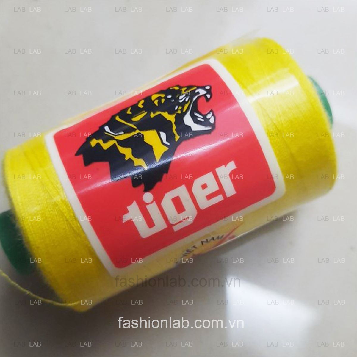 Chỉ may Tiger 900m #020101