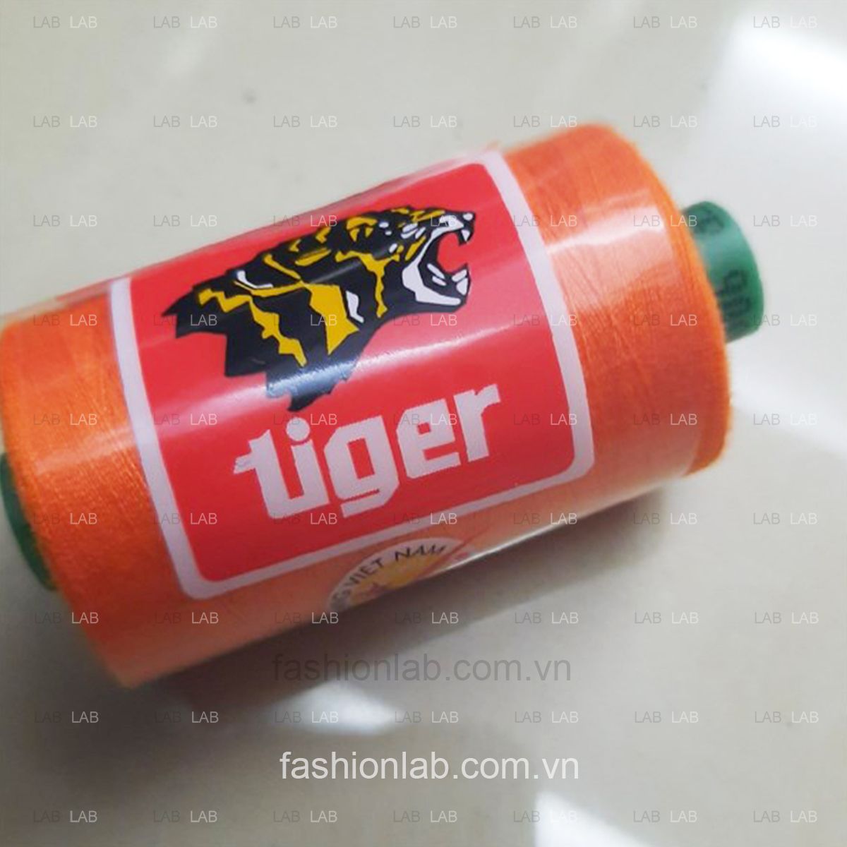 Chỉ may Tiger 900m #020101