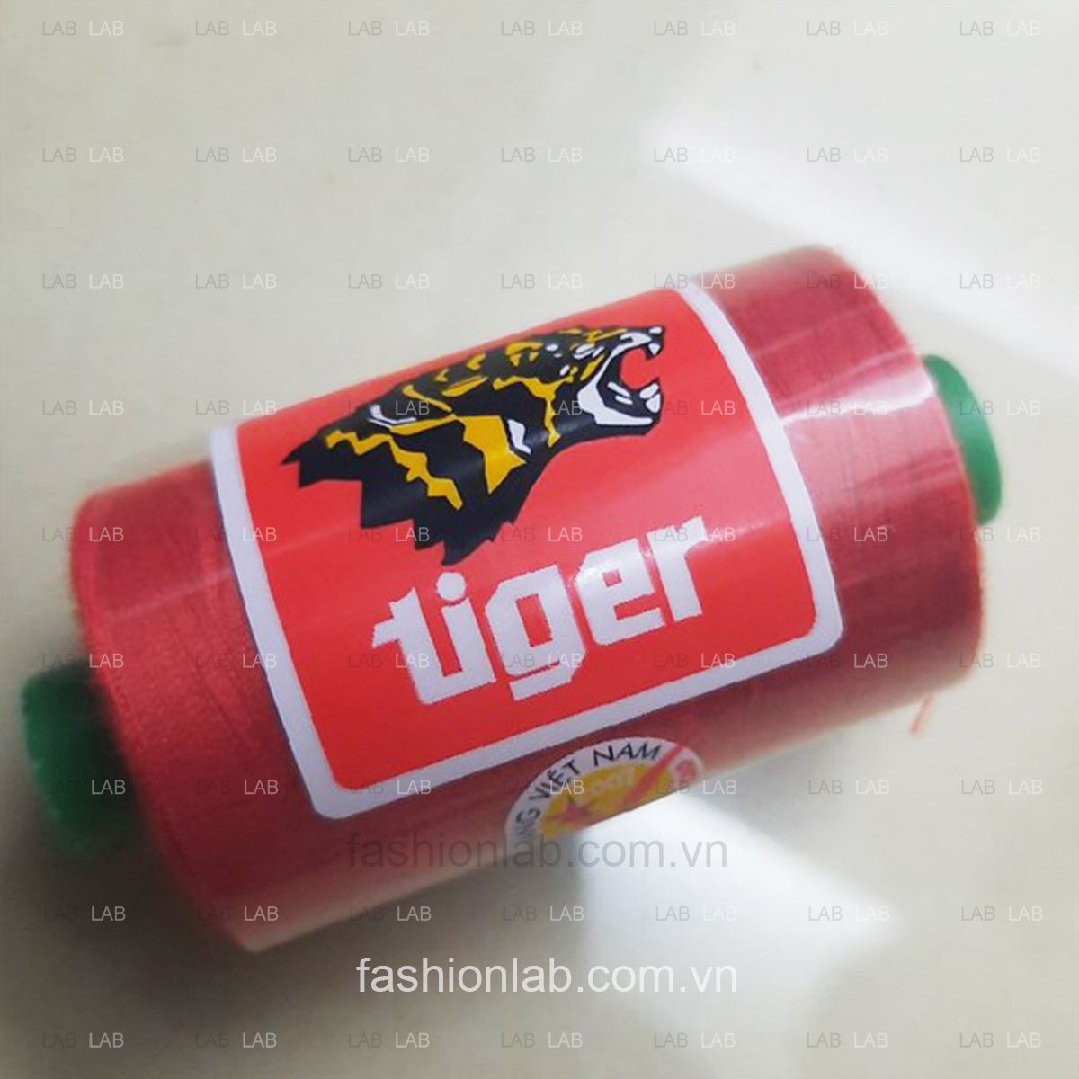 Chỉ may Tiger 900m #020101