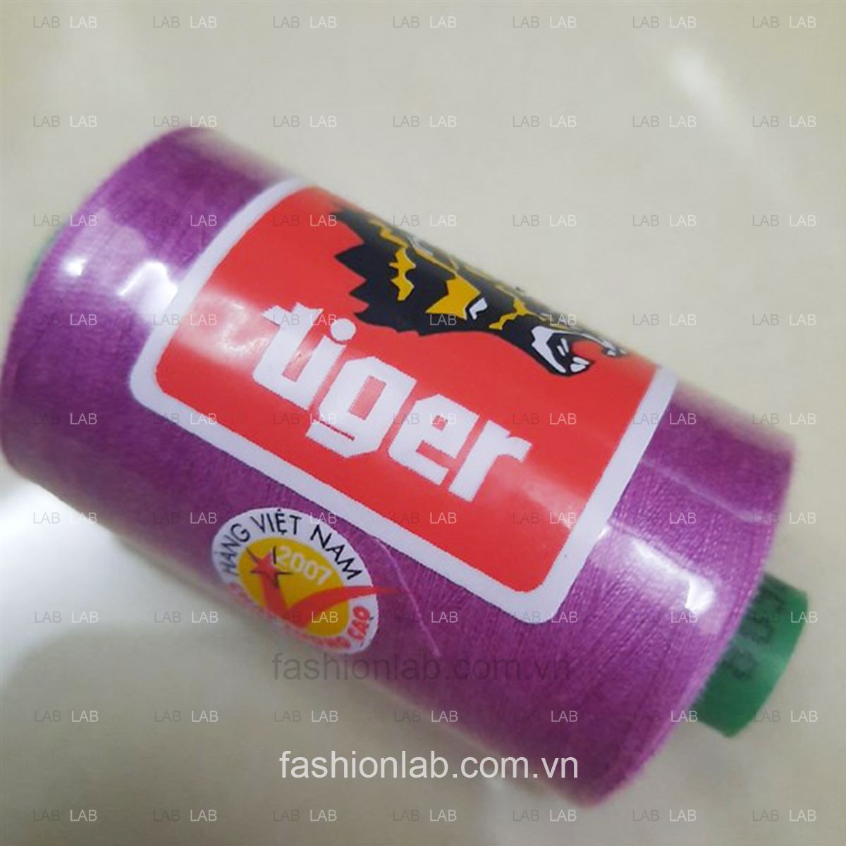 Chỉ may Tiger 900m #020101