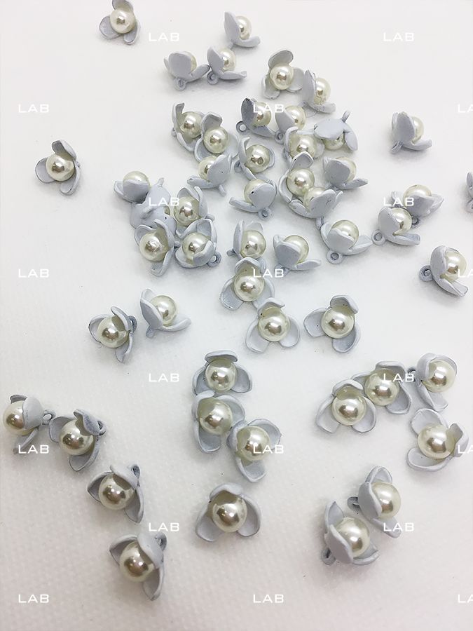 Khuy ngọc trai đế hoa 14mm #020201