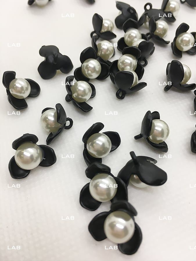 Khuy ngọc trai đế hoa 14mm #020201