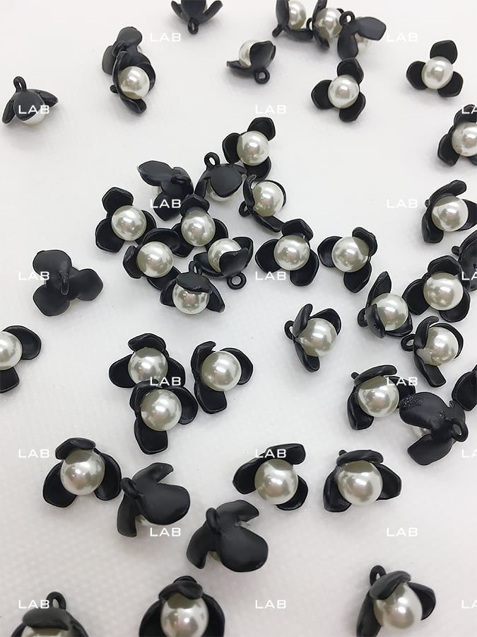 Khuy ngọc trai đế hoa 14mm #020201