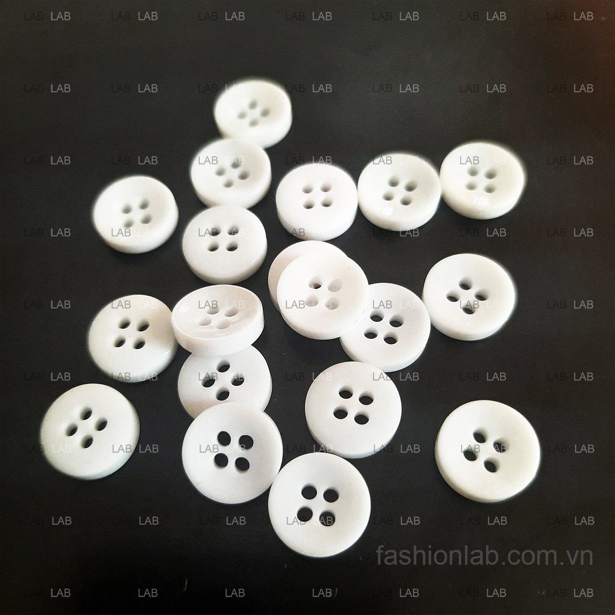Khuy cúc sơ mi 4 lỗ trũng lòng - 11.5mm #020201