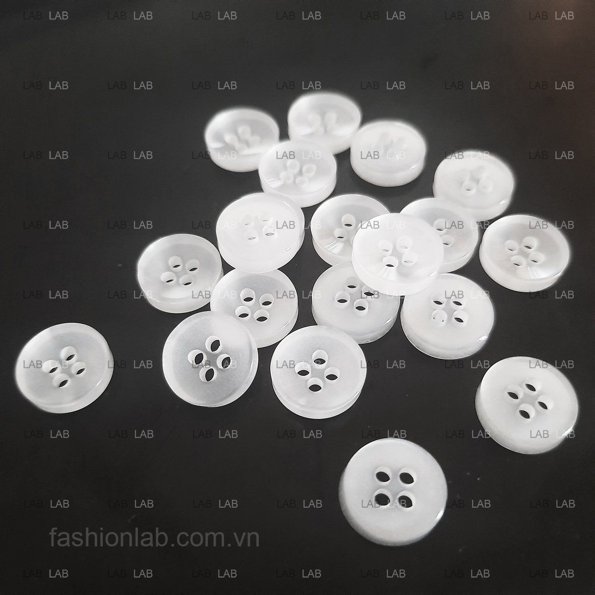 Khuy cúc sơ mi 4 lỗ trũng lòng - 11.5mm #020201