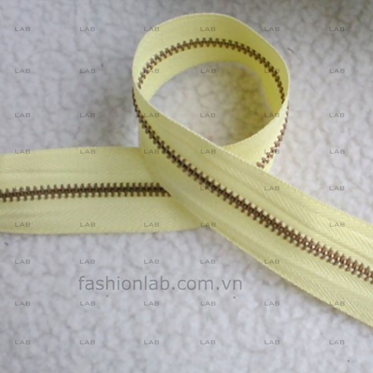 Dây khóa đồng số 3_răng vàng kim #020202