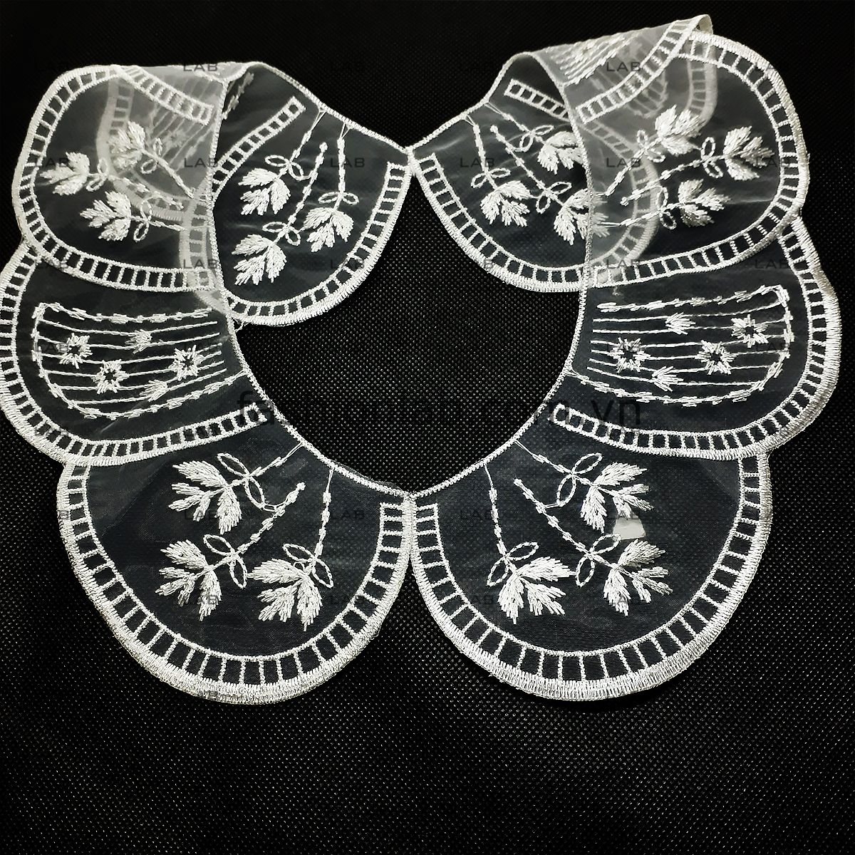 Cổ áo thêu #020401