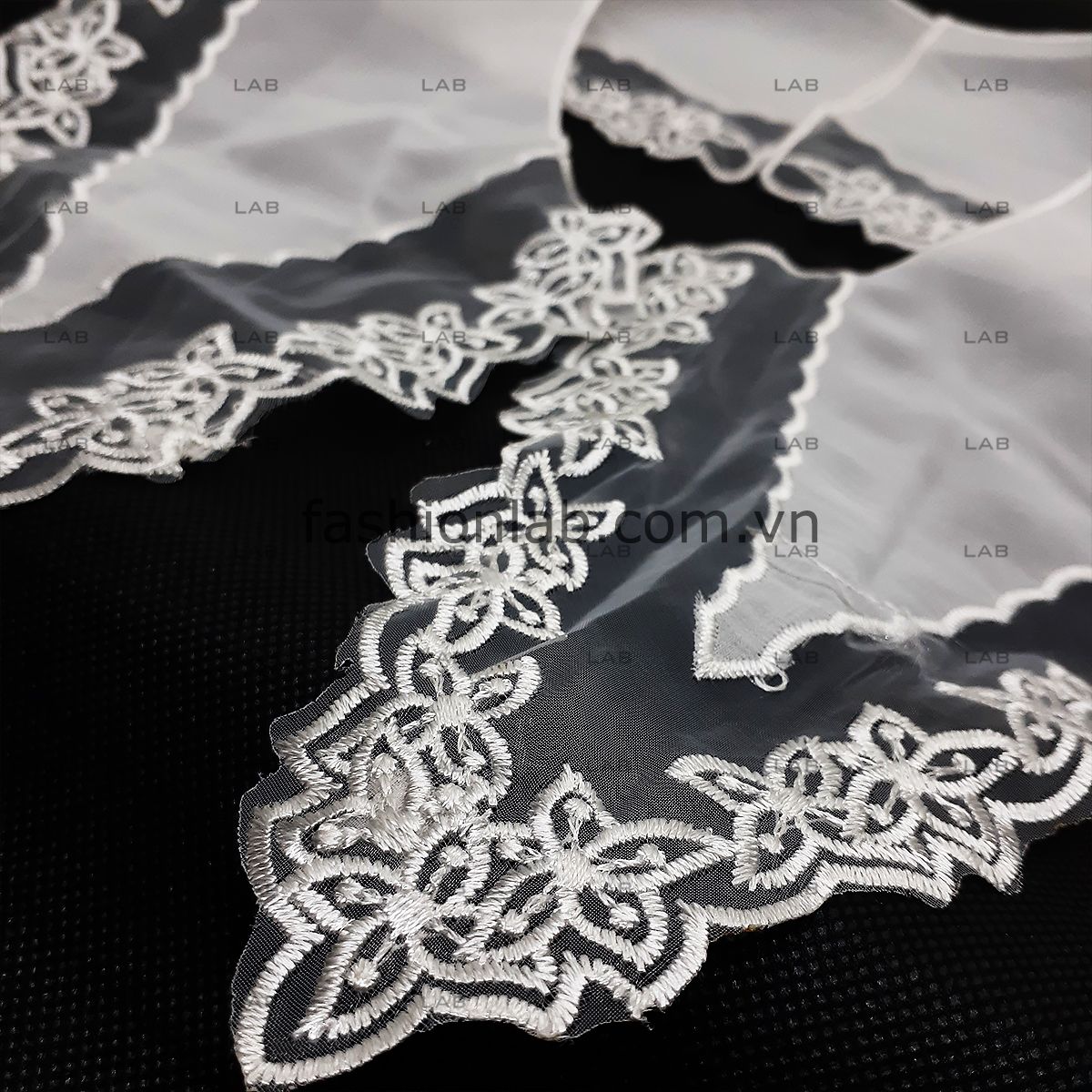 Cổ áo thêu #020401