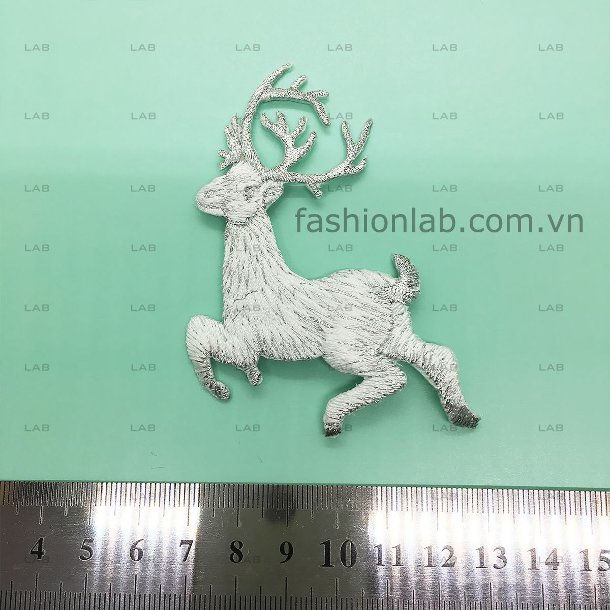 Hình thêu tuần lộc #020501