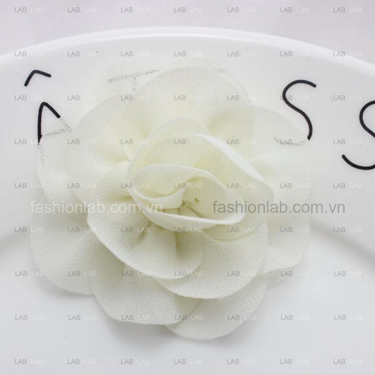 Hoa hồng vải voan cát đường kính 8cm