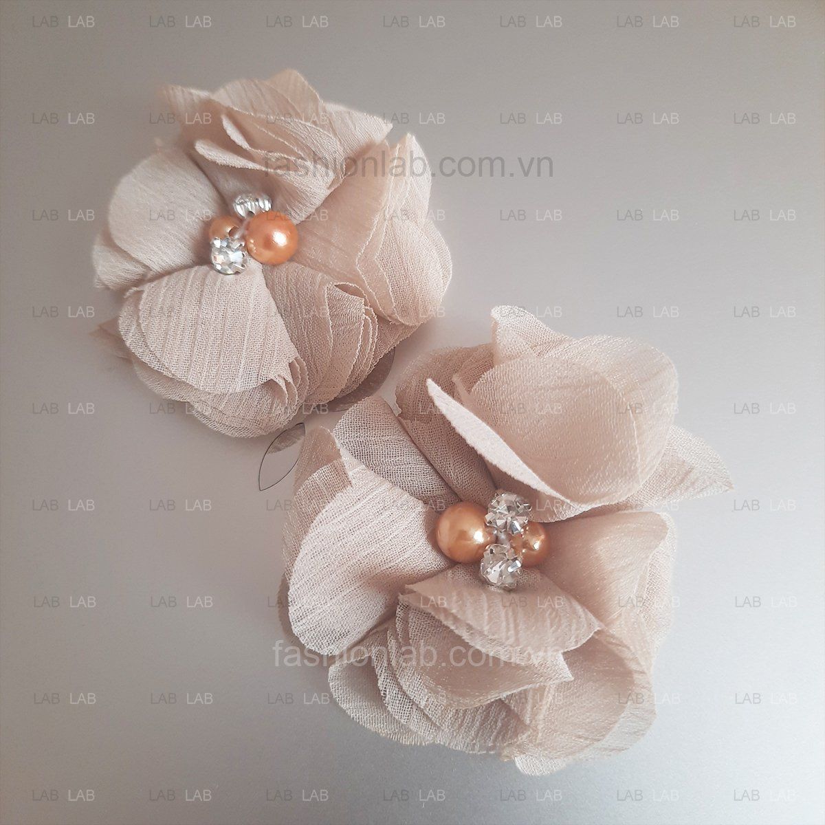 Hoa vải voan xước đính hạt đá đk 5cm