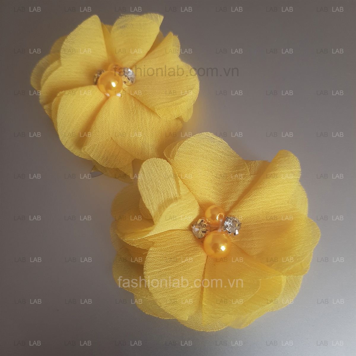 Hoa vải voan xước đính hạt đá đk 5cm