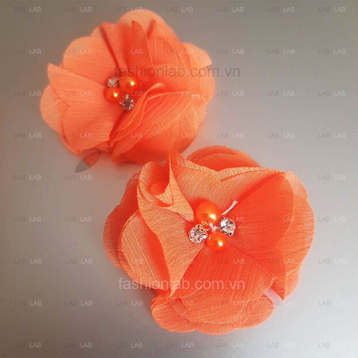 Hoa vải voan xước đính hạt đá đk 5cm