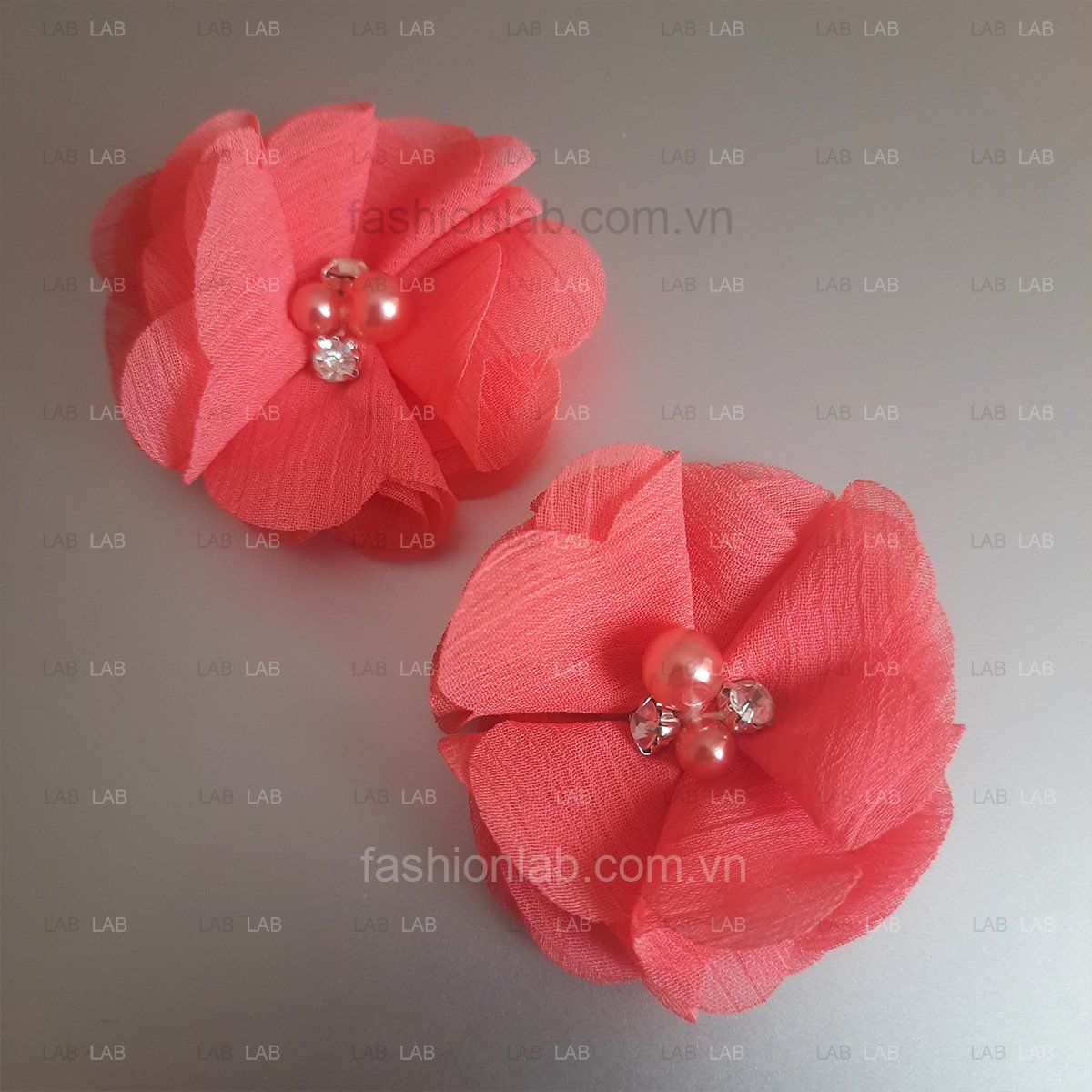Hoa vải voan xước đính hạt đá đk 5cm
