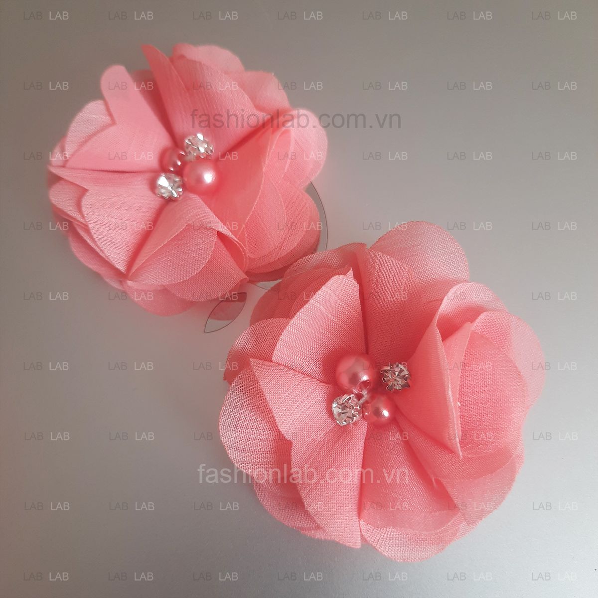 Hoa vải voan xước đính hạt đá đk 5cm