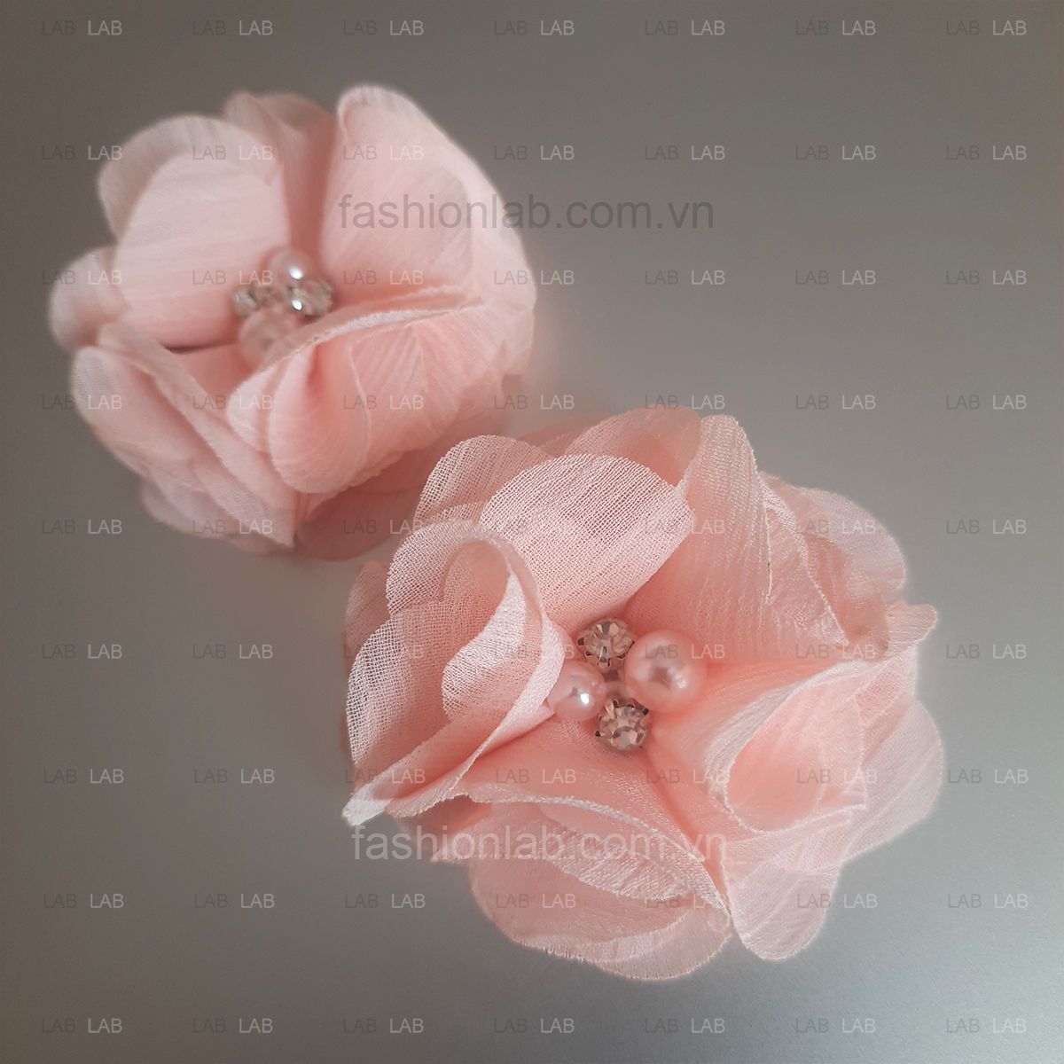 Hoa vải voan xước đính hạt đá đk 5cm