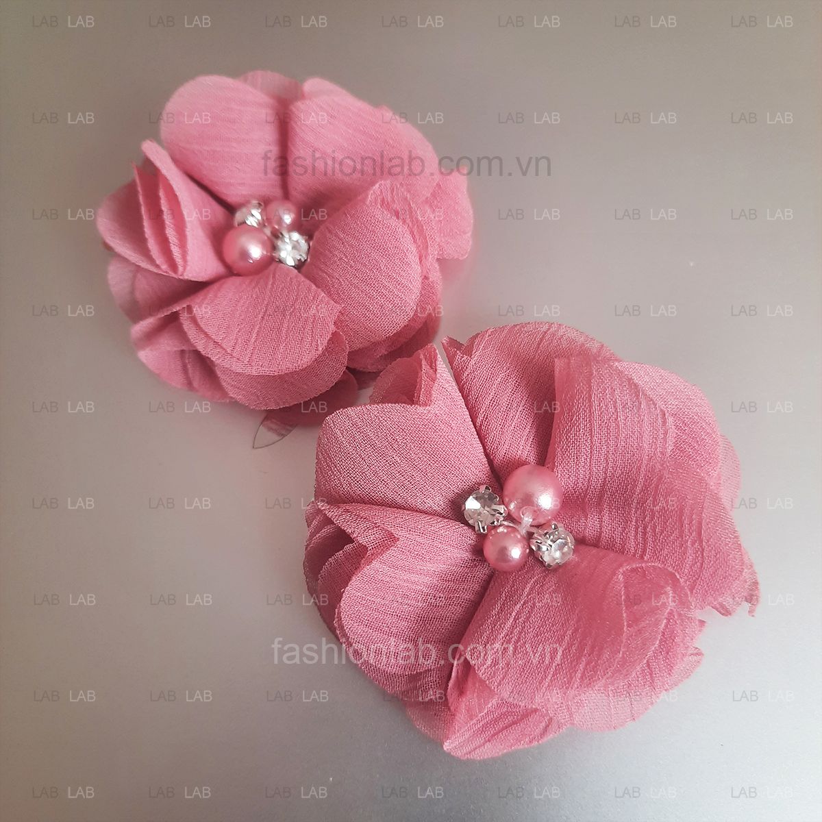 Hoa vải voan xước đính hạt đá đk 5cm