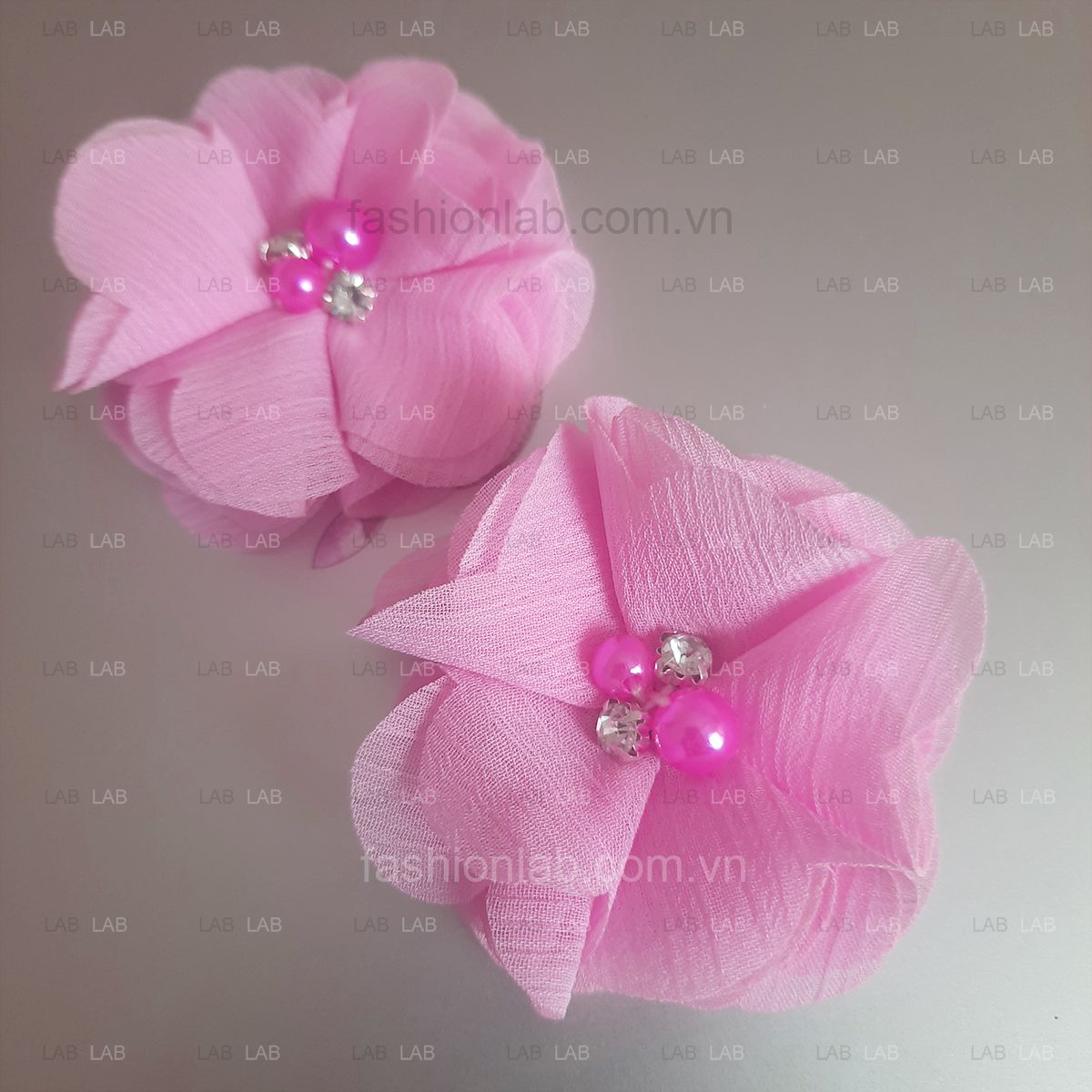 Hoa vải voan xước đính hạt đá đk 5cm