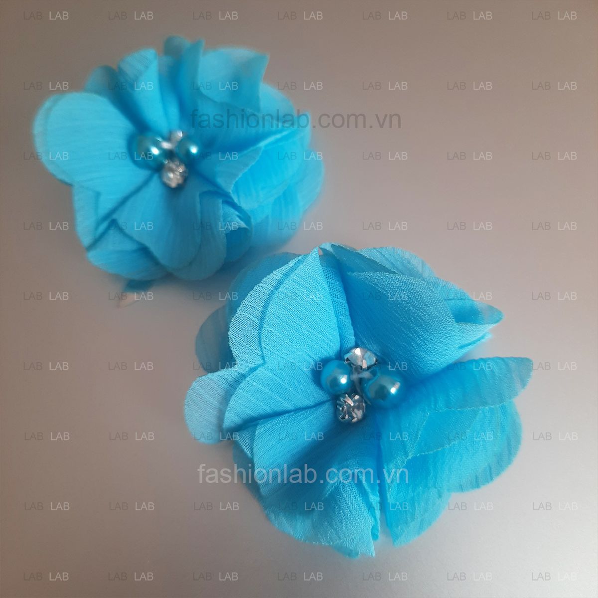 Hoa vải voan xước đính hạt đá đk 5cm