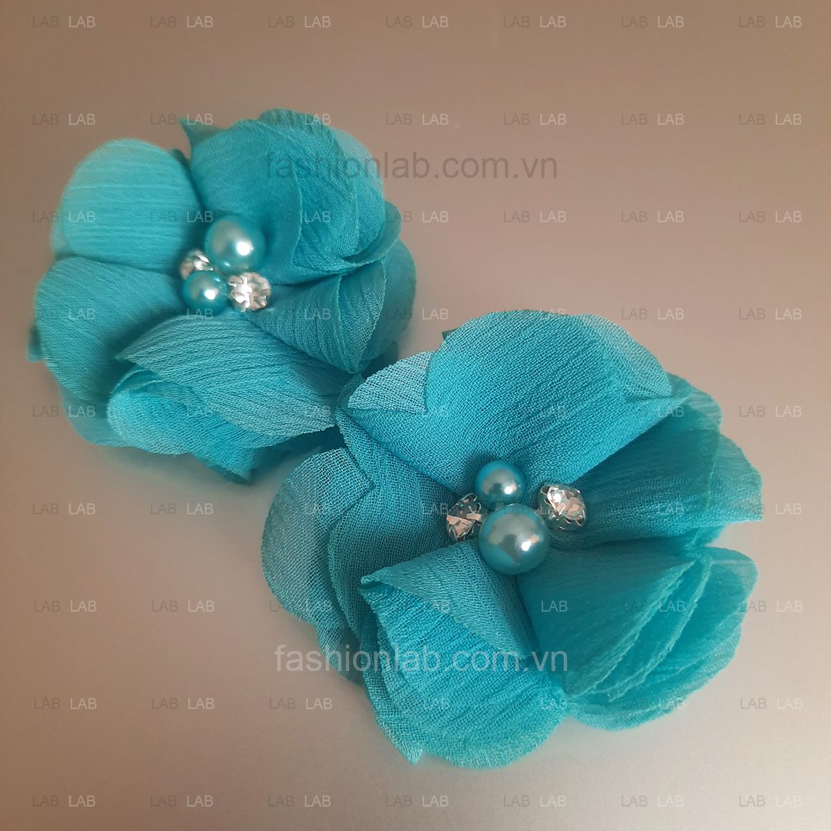 Hoa vải voan xước đính hạt đá đk 5cm