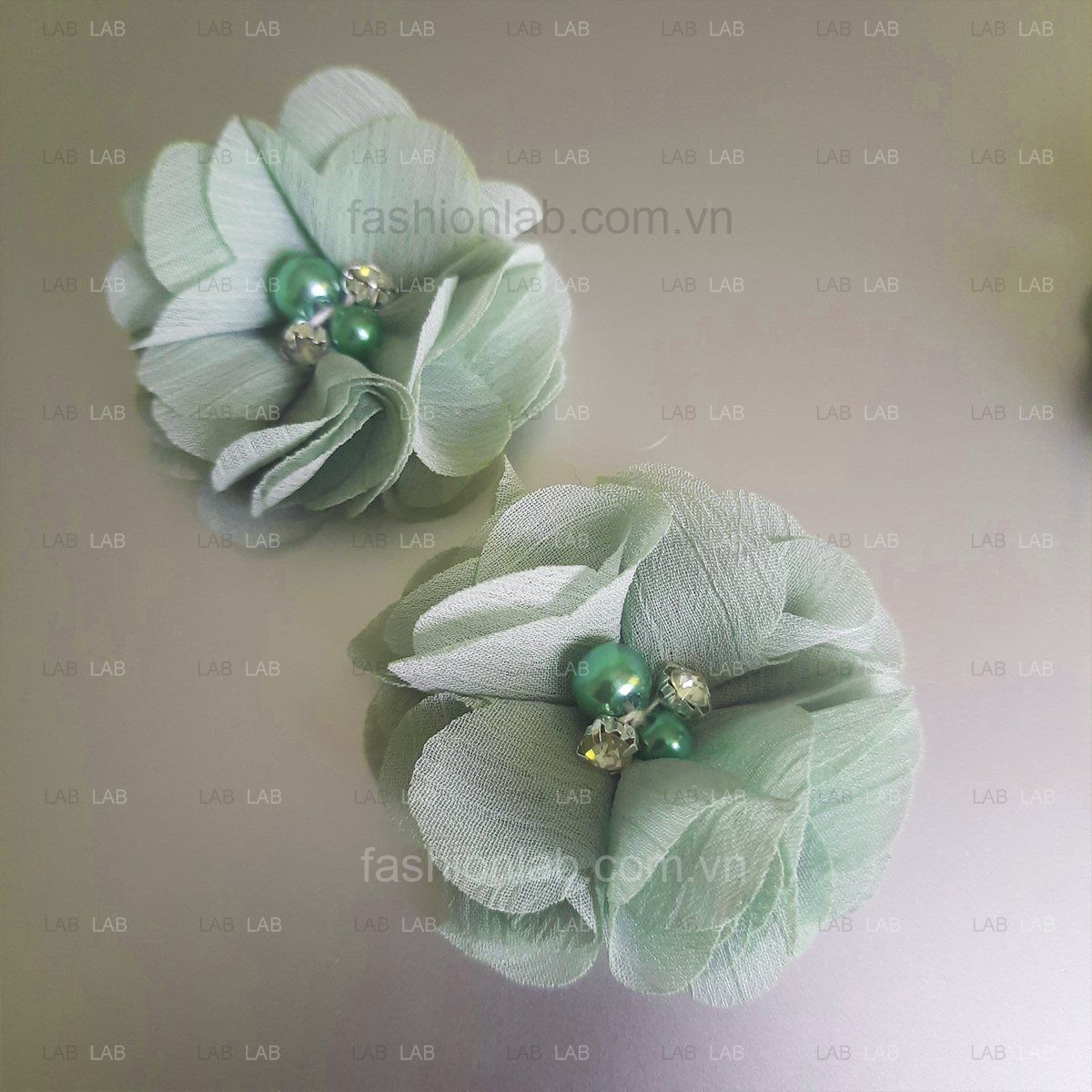 Hoa vải voan xước đính hạt đá đk 5cm