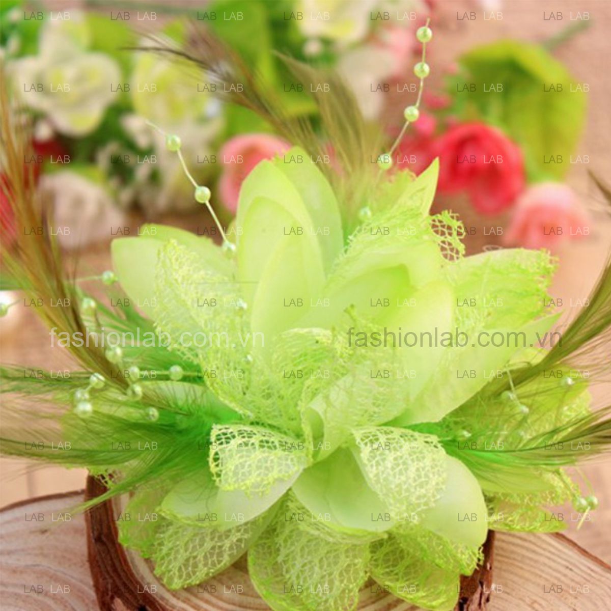 Hoa vải phối lông vũ đường kính10cm