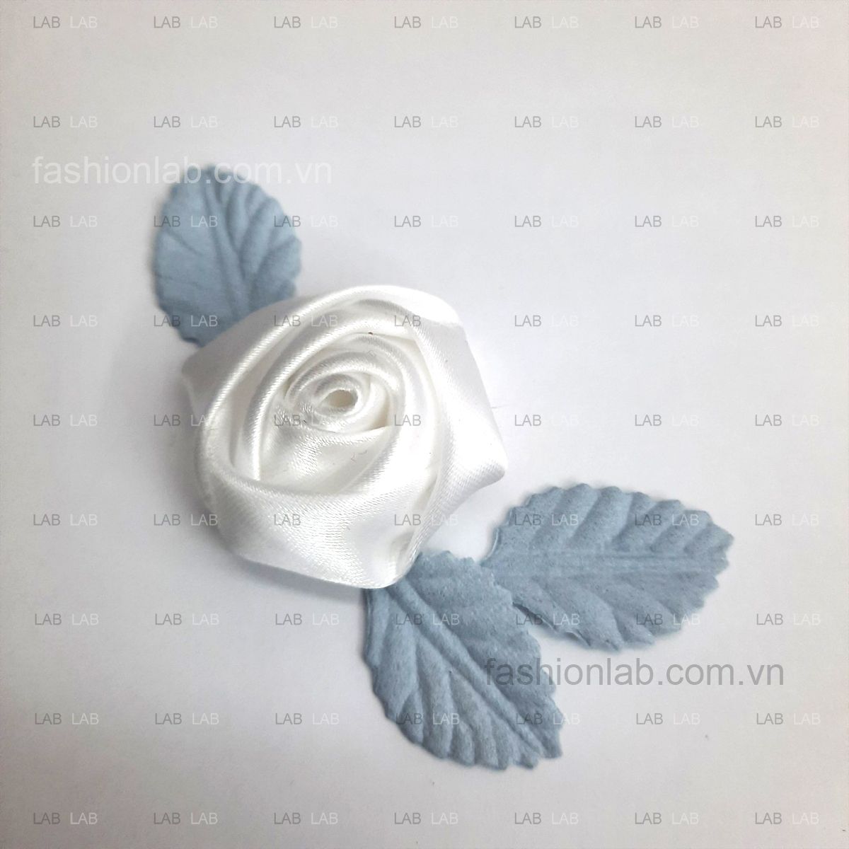 Nụ hồng vải satin đường kính 3.5 - 4cm