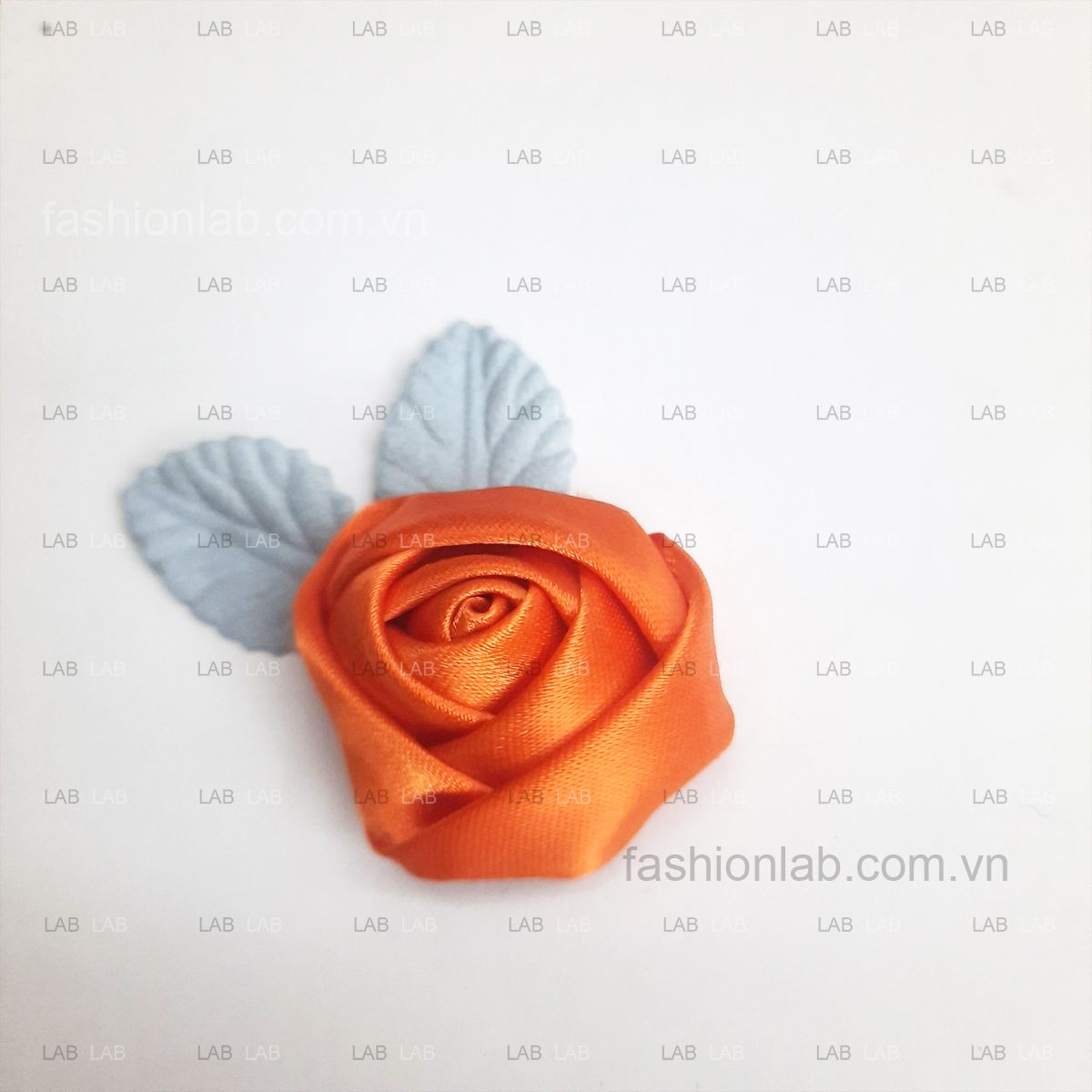 Nụ hồng vải satin đường kính 3.5 - 4cm