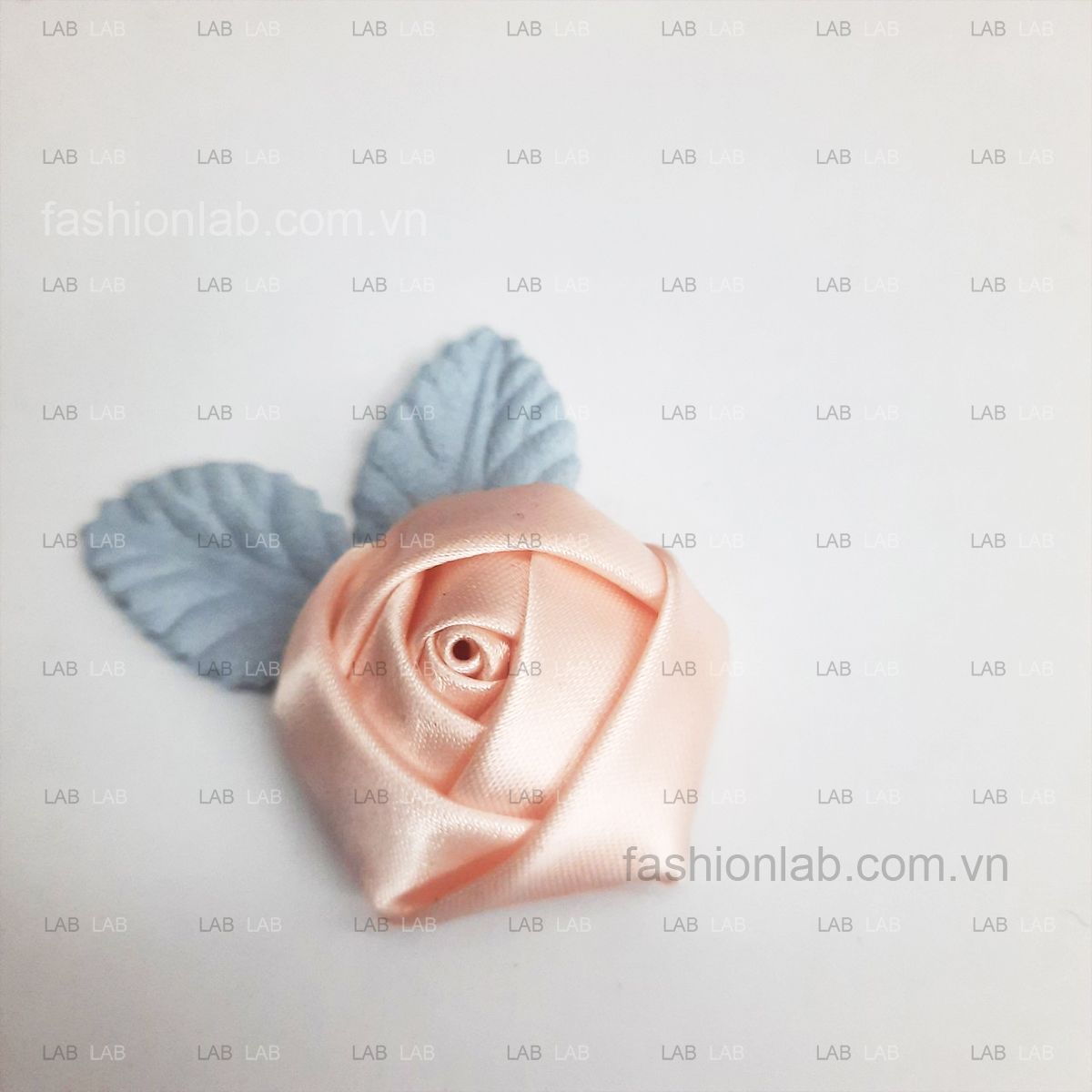 Nụ hồng vải satin đường kính 3.5 - 4cm