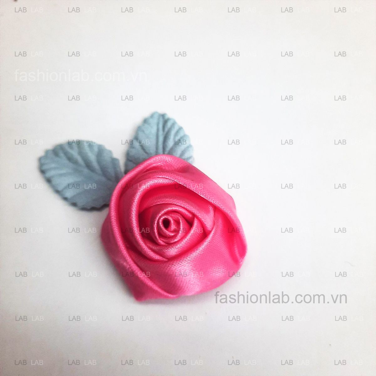 Nụ hồng vải satin đường kính 3.5 - 4cm