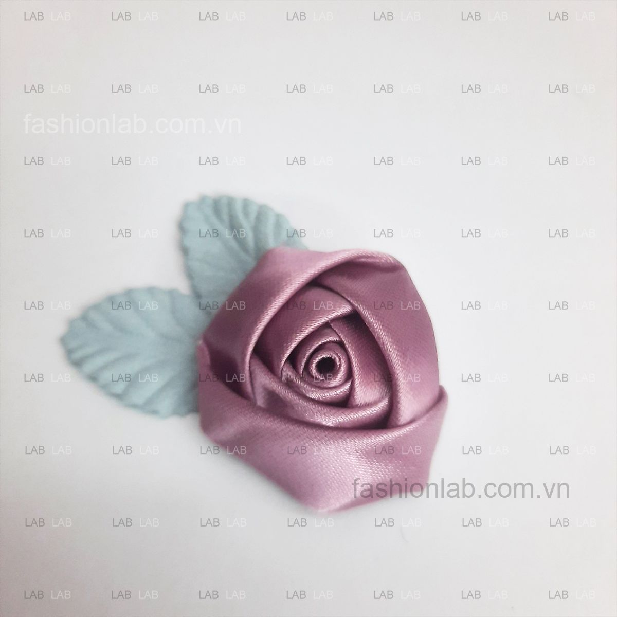 Nụ hồng vải satin đường kính 3.5 - 4cm