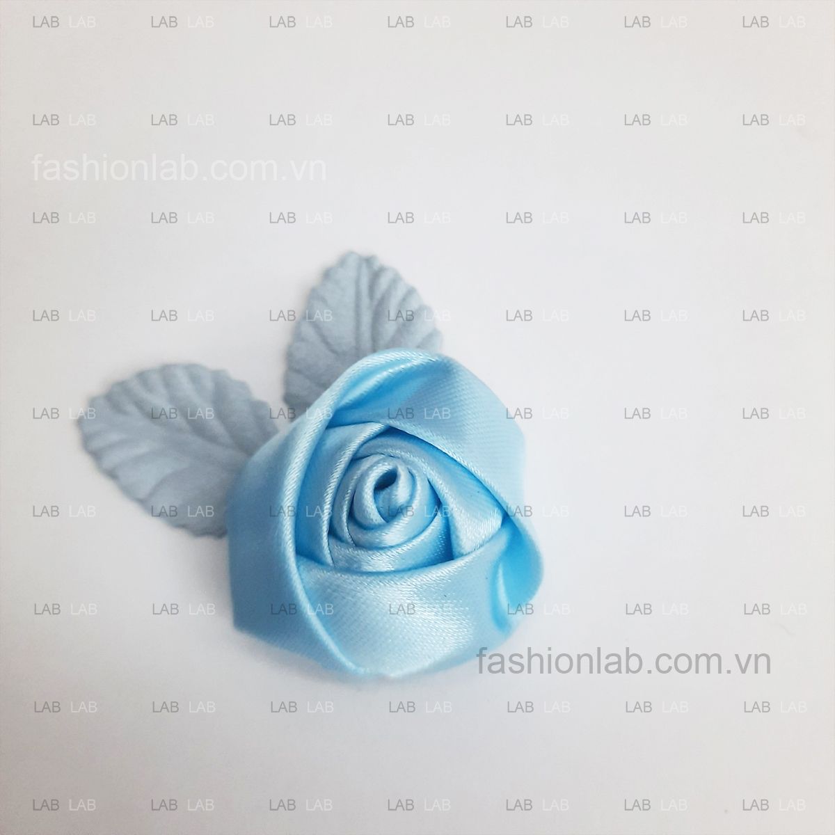 Nụ hồng vải satin đường kính 3.5 - 4cm