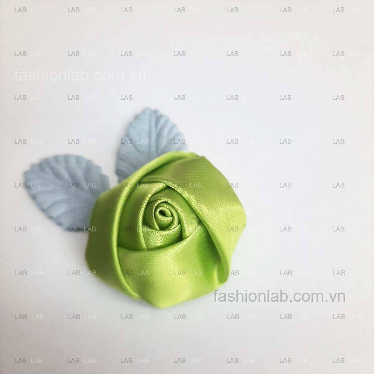 Nụ hồng vải satin đường kính 3.5 - 4cm