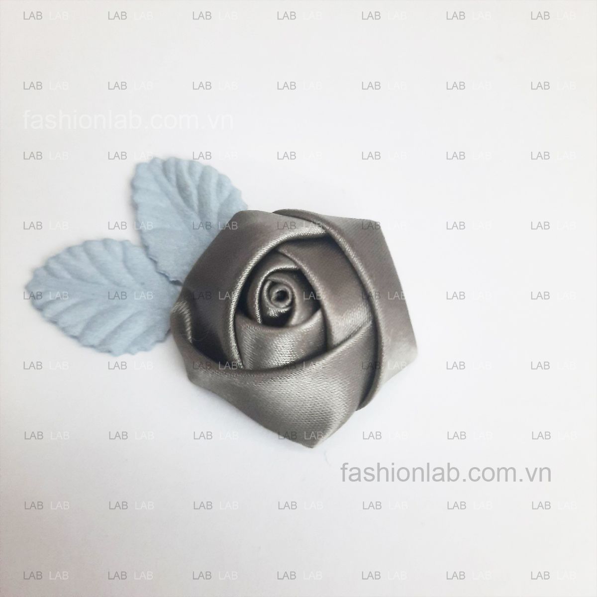 Nụ hồng vải satin đường kính 3.5 - 4cm