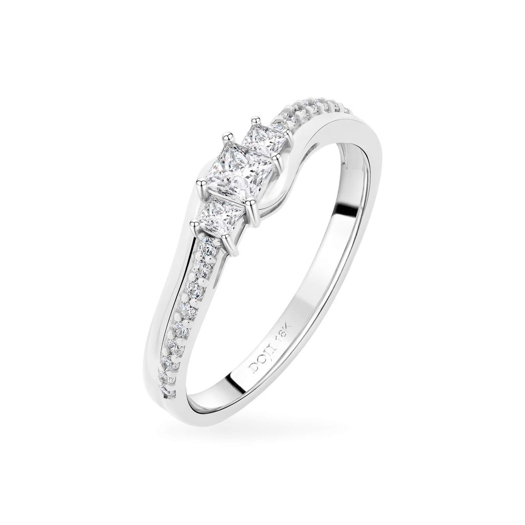 Nhẫn vàng trắng 18K gắn đá CZ DOJI AFRM100495D2CZ1