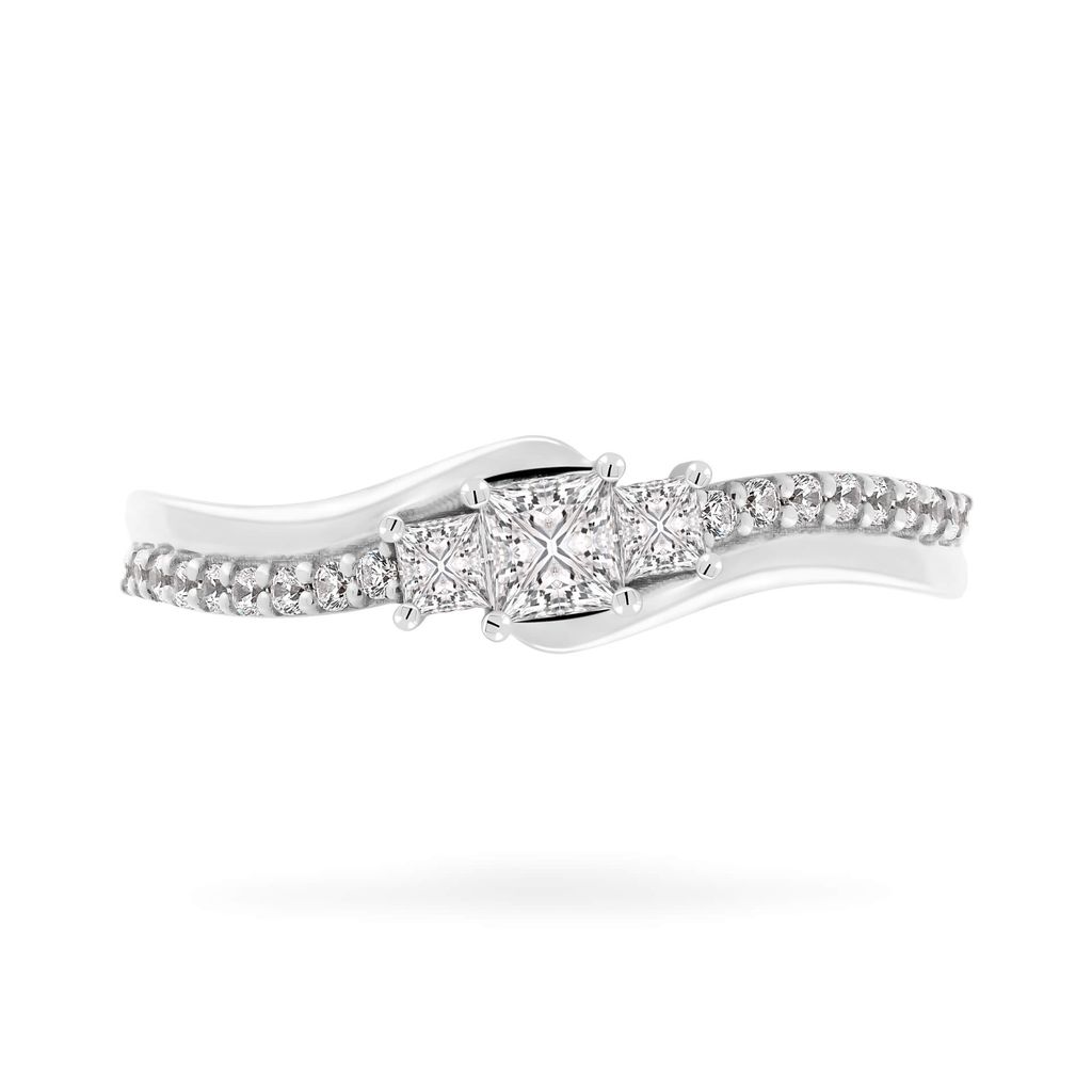 Nhẫn vàng trắng 18K gắn đá CZ DOJI AFRM100495D2CZ1