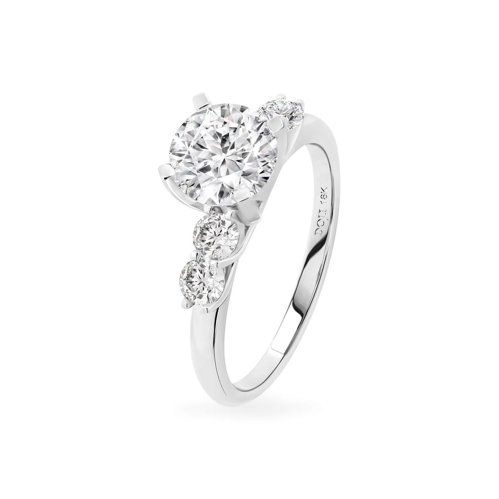 Nhẫn vàng trắng 18K gắn đá CZ DOJI AFRM500046D2CZ1